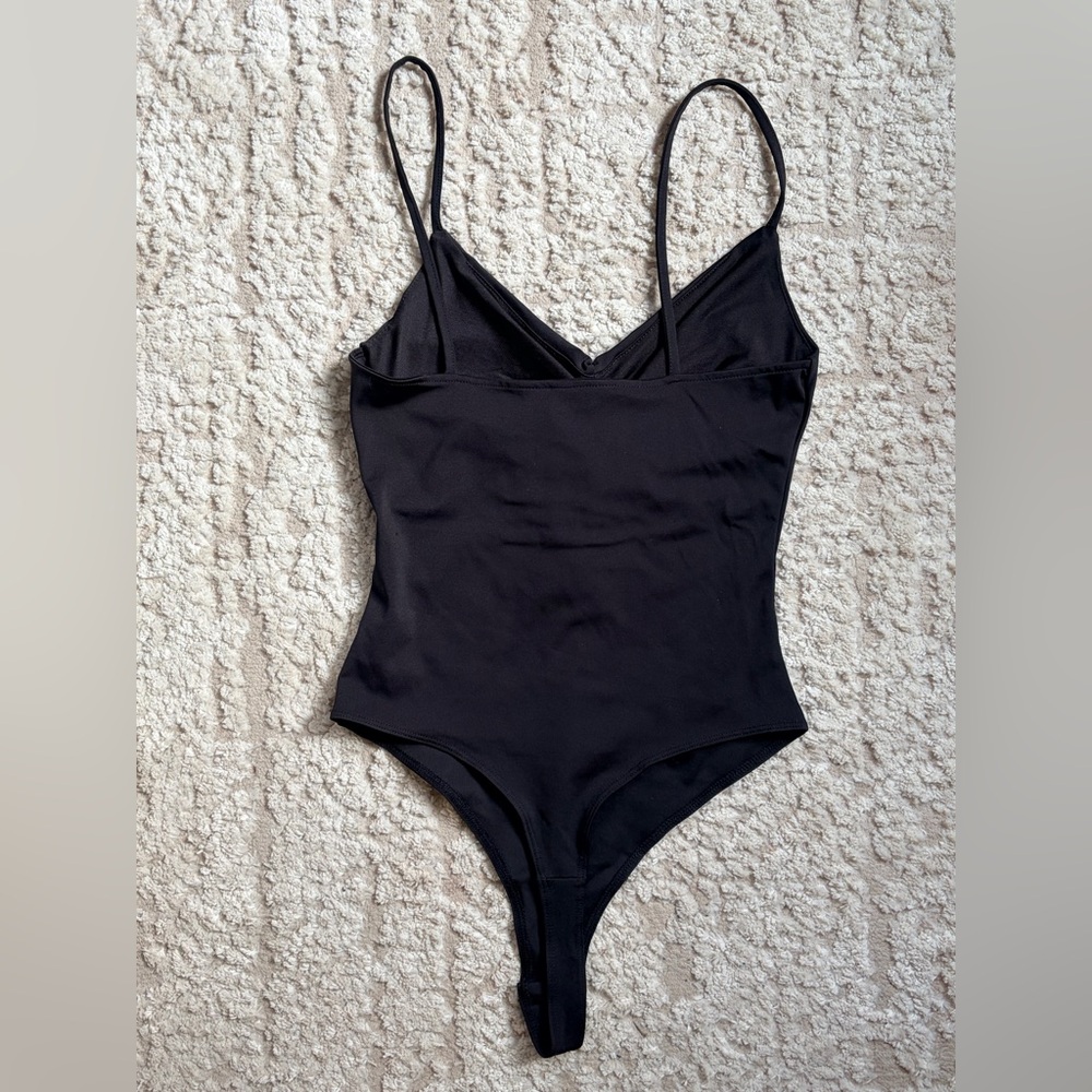 H&M Women’s Black V neck Thong Bodysuit Small - Picture 3 of 8